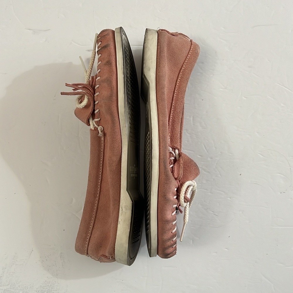 GUC Minnetonka Women's Pink Thunderbird Beaded Moccasin  SZ-8 - Picture 2 of 9